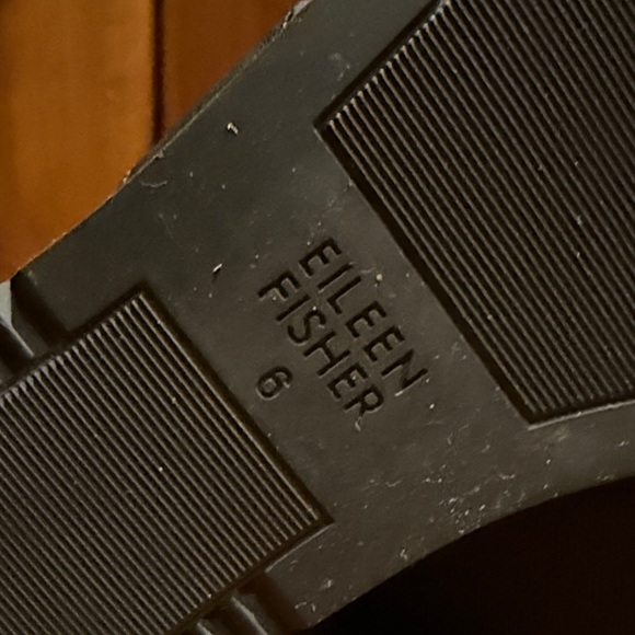 Eileen Fisher Black Leather Size 6 Strappy Sandals - Picture 7 of 10